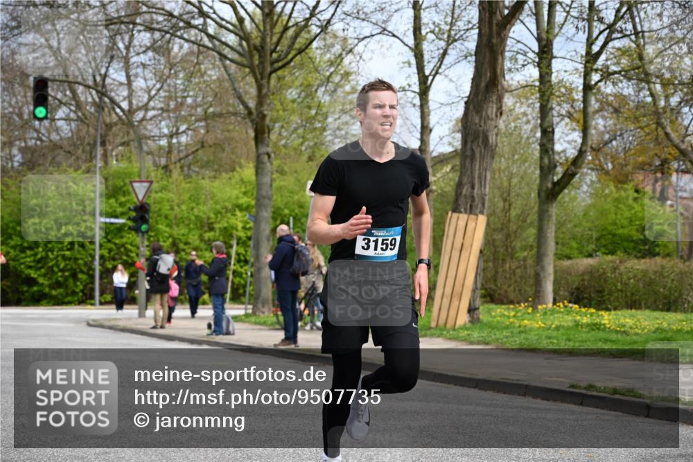 12.04.2026 - 45. Internationalen Wilhelmsburger Insellauf J. Mangold http://msf.ph/oto/9507735 12.04.2026 12:48:29 Ziel 3159, 4677, 4240, 4893, 3947, 5648, 4876, 2378, 5625 meine-sportfotos.de