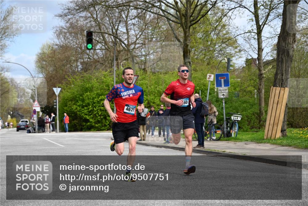 12.04.2026 - 45. Internationalen Wilhelmsburger Insellauf J. Mangold http://msf.ph/oto/9507751 12.04.2026 12:48:32 Ziel 3159, 4677, 4240, 4893, 3947, 5648, 4876, 2378, 5625 meine-sportfotos.de