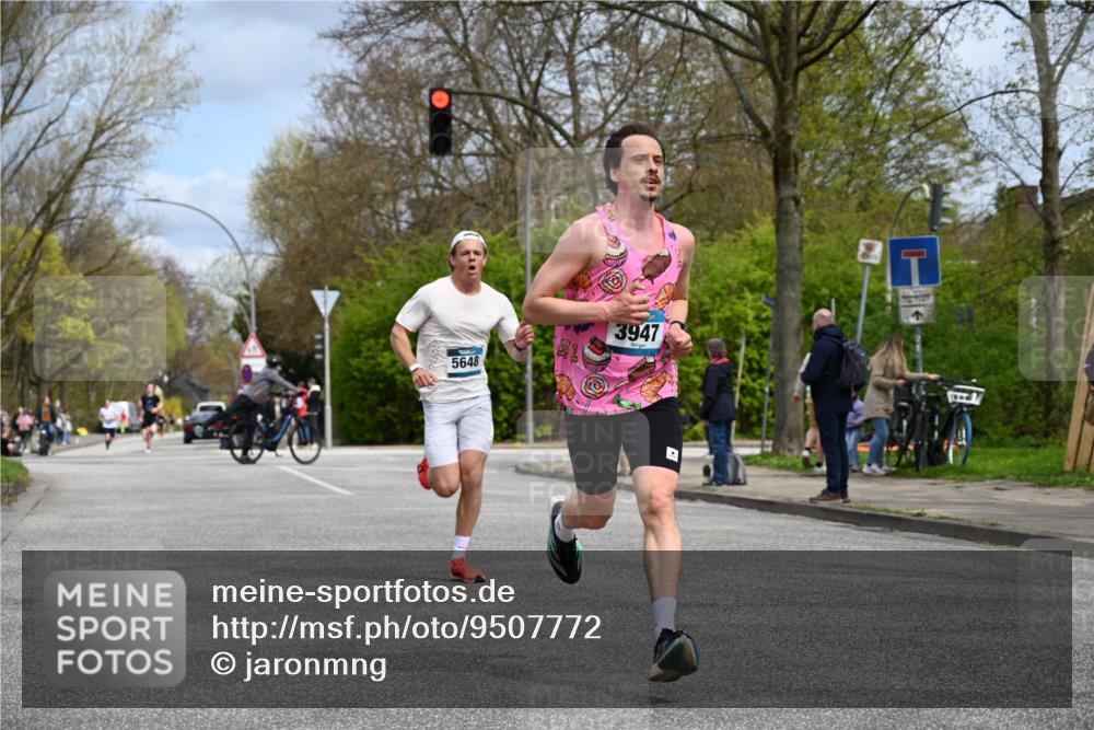 12.04.2026 - 45. Internationalen Wilhelmsburger Insellauf J. Mangold http://msf.ph/oto/9507772 12.04.2026 12:48:48 Ziel 4893, 3947, 5648, 4876, 2378, 5625, 5711, 5566, 3816 meine-sportfotos.de