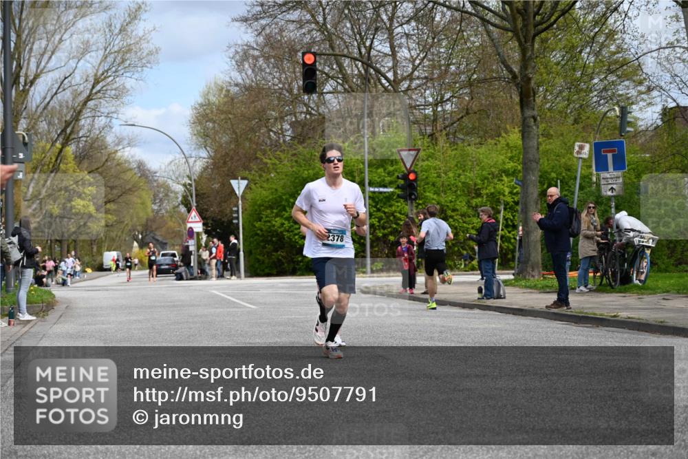 12.04.2026 - 45. Internationalen Wilhelmsburger Insellauf J. Mangold http://msf.ph/oto/9507791 12.04.2026 12:49:02 Ziel 4876, 2378, 5625, 5711, 5566, 3816, 5335, 3612, 2403, 5793 meine-sportfotos.de
