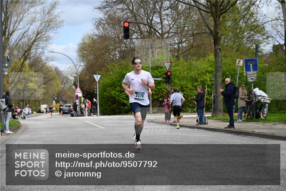 12.04.2026 - 45. Internationalen Wilhelmsburger Insellauf J. Mangold http://msf.ph/oto/9507792 12.04.2026 12:49:02 Ziel 4876, 2378, 5625, 5711, 5566, 3816, 5335, 3612, 2403, 5793 meine-sportfotos.de