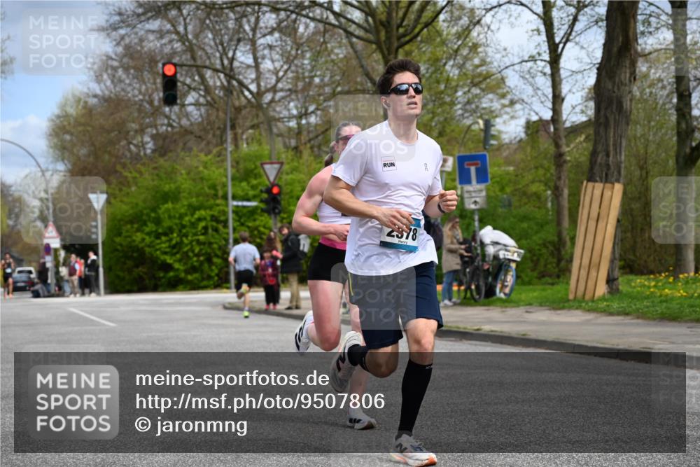 12.04.2026 - 45. Internationalen Wilhelmsburger Insellauf J. Mangold http://msf.ph/oto/9507806 12.04.2026 12:49:03 Ziel 4876, 2378, 5625, 5711, 5566, 3816, 5335, 5335, 3612, 2403, 5793 meine-sportfotos.de