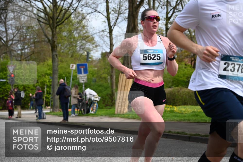 12.04.2026 - 45. Internationalen Wilhelmsburger Insellauf J. Mangold http://msf.ph/oto/9507816 12.04.2026 12:49:04 Ziel 4876, 2378, 5625, 5711, 5711, 5566, 3816, 5335, 3612, 2403, 3612, 2403, 5793 meine-sportfotos.de