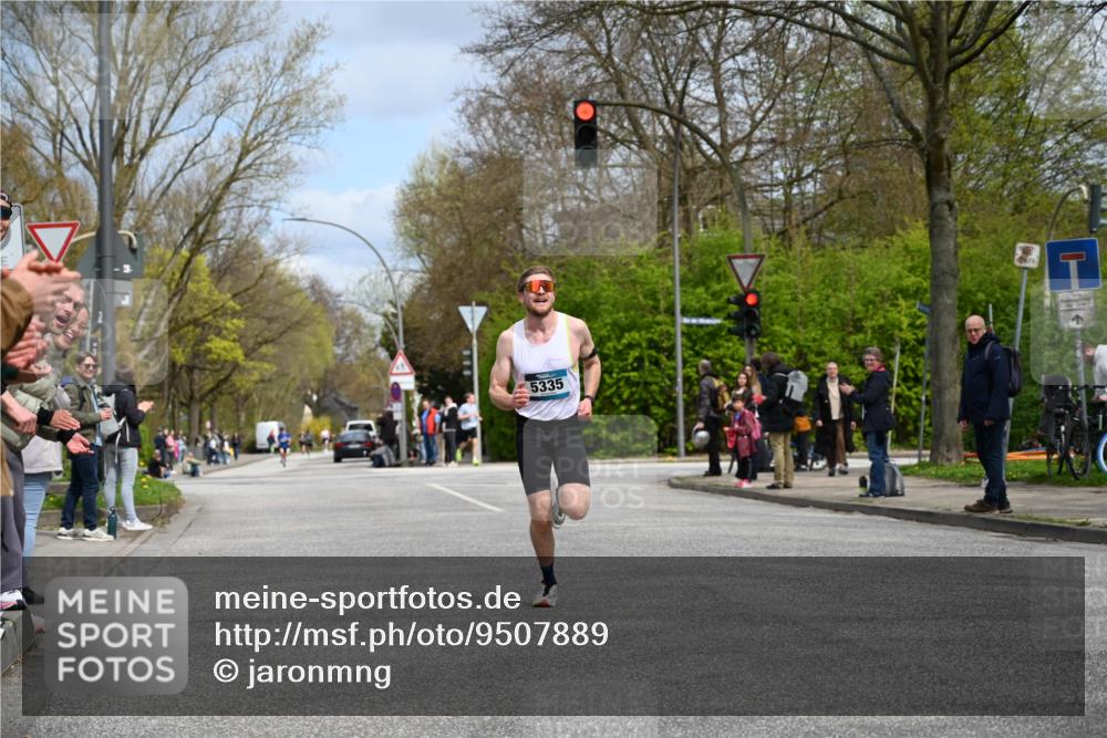 12.04.2026 - 45. Internationalen Wilhelmsburger Insellauf J. Mangold http://msf.ph/oto/9507889 12.04.2026 12:49:32 Ziel 5566, 3816, 5335, 3612, 2403, 5793, 5527, 4505, 5146, 5146, 5280, 5483 meine-sportfotos.de