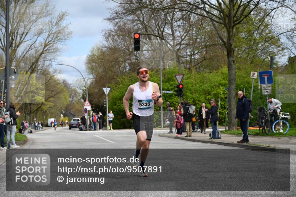 12.04.2026 - 45. Internationalen Wilhelmsburger Insellauf J. Mangold http://msf.ph/oto/9507891 12.04.2026 12:49:32 Ziel 5566, 3816, 5335, 3612, 2403, 5793, 5527, 4505, 5146, 5146, 5280, 5483 meine-sportfotos.de