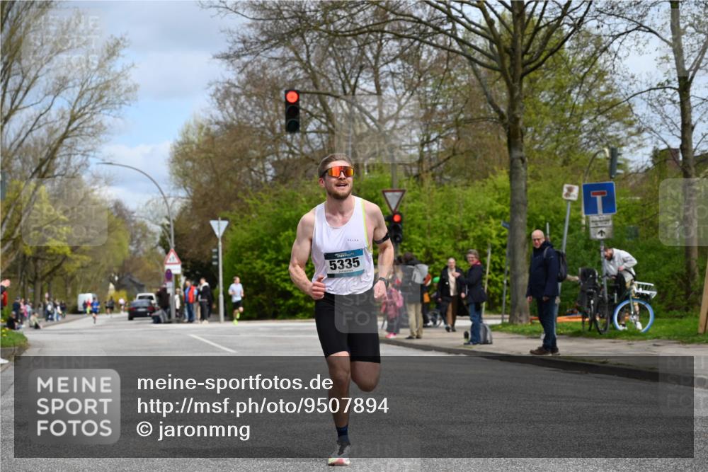 12.04.2026 - 45. Internationalen Wilhelmsburger Insellauf J. Mangold http://msf.ph/oto/9507894 12.04.2026 12:49:33 Ziel 5566, 3816, 5335, 3612, 2403, 5793, 5527, 4505, 5146, 5280, 5483 meine-sportfotos.de