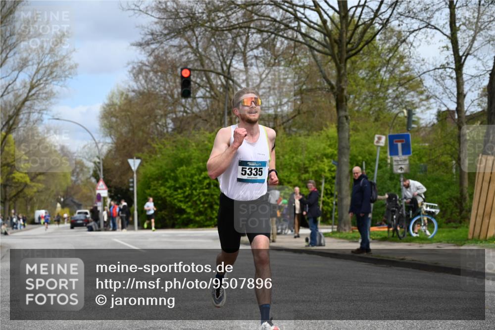 12.04.2026 - 45. Internationalen Wilhelmsburger Insellauf J. Mangold http://msf.ph/oto/9507896 12.04.2026 12:49:33 Ziel 5566, 3816, 5335, 3612, 2403, 5793, 5527, 4505, 5146, 5280, 5483 meine-sportfotos.de
