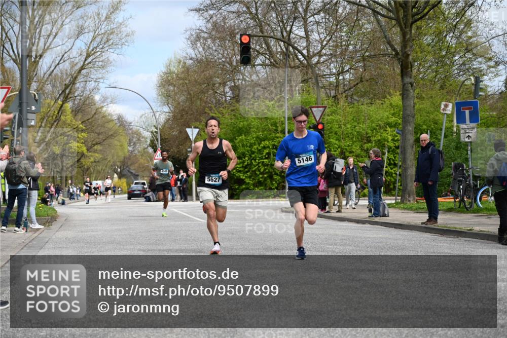 12.04.2026 - 45. Internationalen Wilhelmsburger Insellauf J. Mangold http://msf.ph/oto/9507899 12.04.2026 12:49:52 Ziel 5527, 4505, 5146, 5280, 5483, 2734, 2734, 5601, 5659, 5678 meine-sportfotos.de