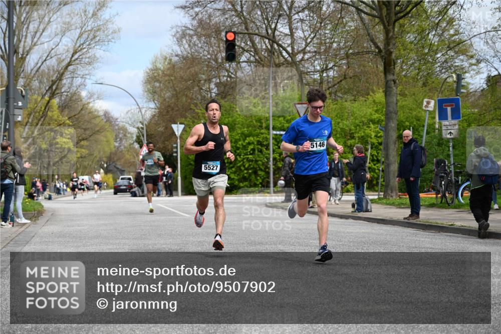 12.04.2026 - 45. Internationalen Wilhelmsburger Insellauf J. Mangold http://msf.ph/oto/9507902 12.04.2026 12:49:53 Ziel 5527, 4505, 5146, 5280, 5483, 2734, 5601, 5659, 5678 meine-sportfotos.de