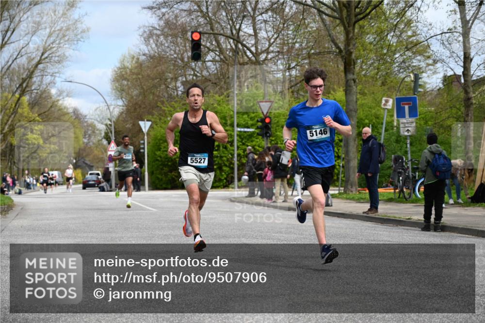 12.04.2026 - 45. Internationalen Wilhelmsburger Insellauf J. Mangold http://msf.ph/oto/9507906 12.04.2026 12:49:53 Ziel 5527, 4505, 5146, 5280, 5483, 2734, 5601, 5659, 5678 meine-sportfotos.de