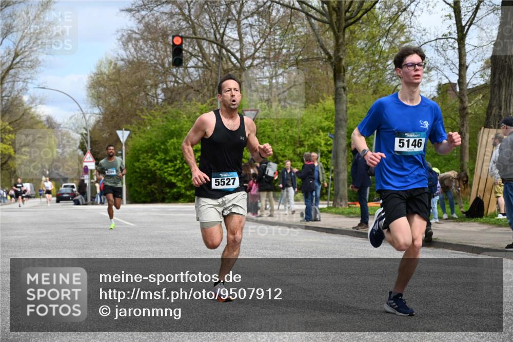12.04.2026 - 45. Internationalen Wilhelmsburger Insellauf J. Mangold http://msf.ph/oto/9507912 12.04.2026 12:49:54 Ziel 5527, 4505, 5146, 5280, 5280, 5483, 2734, 5601, 5659, 5678 meine-sportfotos.de
