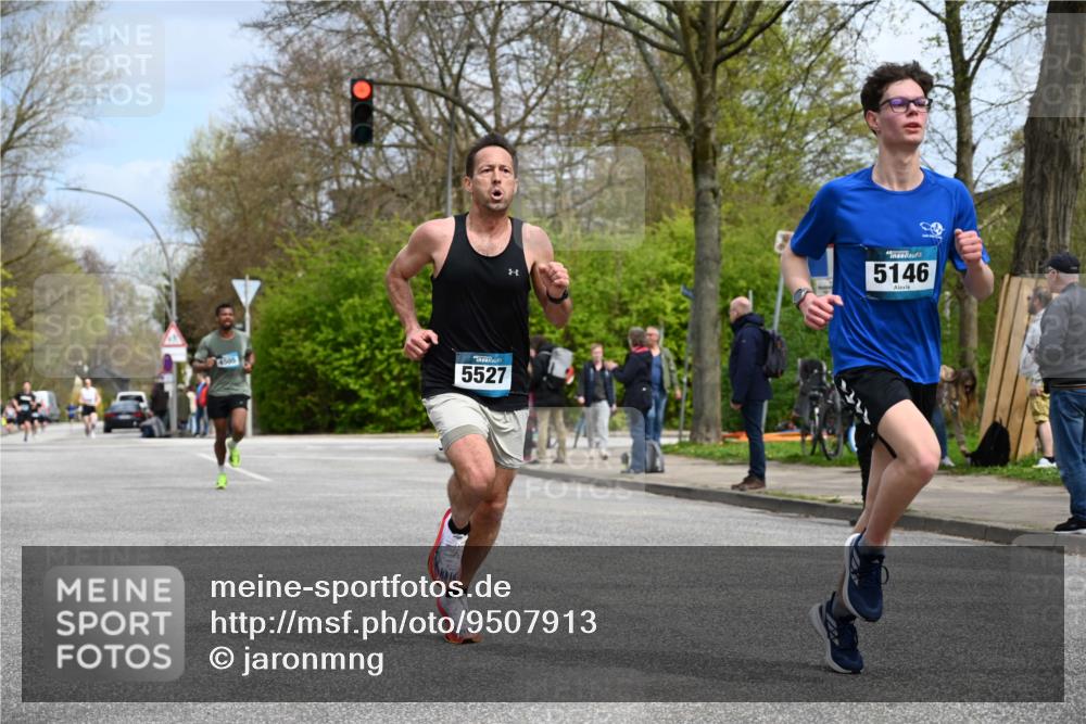 12.04.2026 - 45. Internationalen Wilhelmsburger Insellauf J. Mangold http://msf.ph/oto/9507913 12.04.2026 12:49:54 Ziel 5527, 4505, 5146, 5280, 5280, 5483, 2734, 5601, 5659, 5678 meine-sportfotos.de