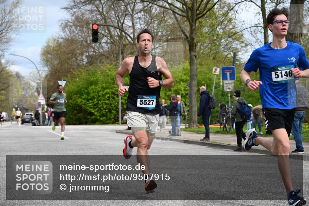 12.04.2026 - 45. Internationalen Wilhelmsburger Insellauf J. Mangold http://msf.ph/oto/9507915 12.04.2026 12:49:54 Ziel 5527, 4505, 5146, 5280, 5280, 5483, 2734, 5601, 5659, 5678 meine-sportfotos.de