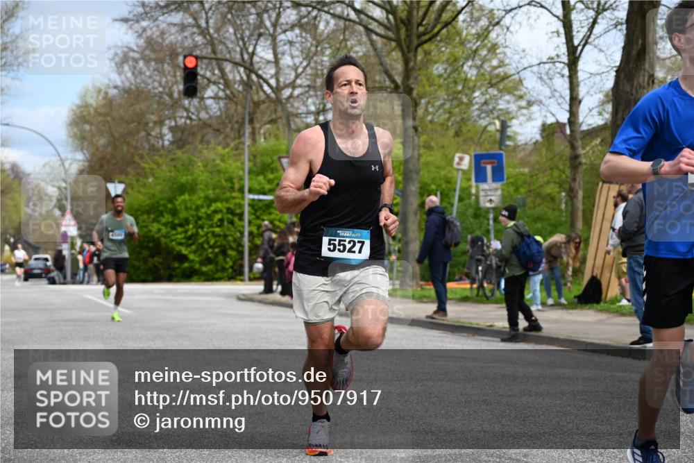 12.04.2026 - 45. Internationalen Wilhelmsburger Insellauf J. Mangold http://msf.ph/oto/9507917 12.04.2026 12:49:54 Ziel 5527, 4505, 5146, 5280, 5280, 5483, 2734, 5601, 5659, 5678 meine-sportfotos.de