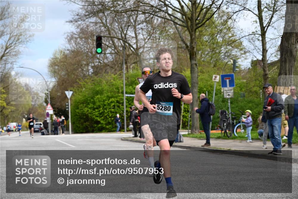 12.04.2026 - 45. Internationalen Wilhelmsburger Insellauf J. Mangold http://msf.ph/oto/9507953 12.04.2026 12:50:05 Ziel 5527, 4505, 5146, 5280, 5483, 2734, 5601, 5659, 5678 meine-sportfotos.de
