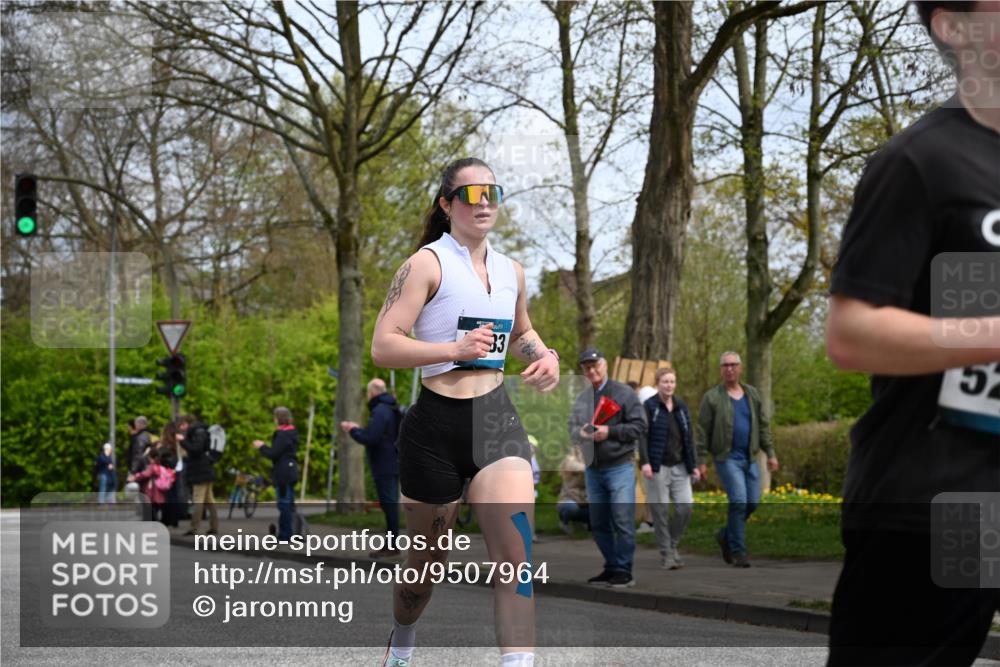 12.04.2026 - 45. Internationalen Wilhelmsburger Insellauf J. Mangold http://msf.ph/oto/9507964 12.04.2026 12:50:06 Ziel 5527, 4505, 5146, 5280, 5483, 2734, 5601, 5659, 5678 meine-sportfotos.de