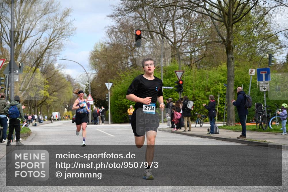 12.04.2026 - 45. Internationalen Wilhelmsburger Insellauf J. Mangold http://msf.ph/oto/9507973 12.04.2026 12:50:13 Ziel 5280, 5483, 2734, 5601, 5659, 5678, 5678, 5530, 5825 meine-sportfotos.de