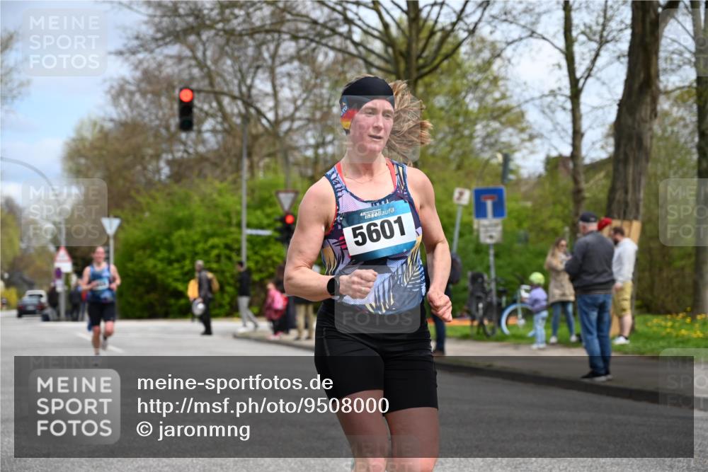 12.04.2026 - 45. Internationalen Wilhelmsburger Insellauf J. Mangold http://msf.ph/oto/9508000 12.04.2026 12:50:16 Ziel 5280, 5483, 2734, 5601, 5659, 5678, 5530, 5825, 5411 meine-sportfotos.de