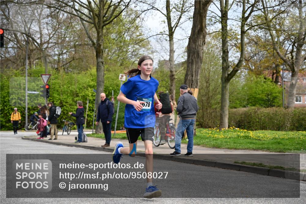 12.04.2026 - 45. Internationalen Wilhelmsburger Insellauf J. Mangold http://msf.ph/oto/9508027 12.04.2026 12:50:21 Ziel 5483, 2734, 5601, 5659, 5678, 5530, 5825, 5411 meine-sportfotos.de
