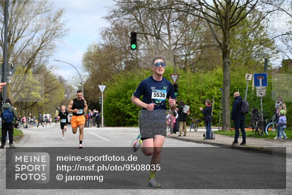 12.04.2026 - 45. Internationalen Wilhelmsburger Insellauf J. Mangold http://msf.ph/oto/9508035 12.04.2026 12:50:50 Ziel 5530, 5825, 5411, 4282, 3982, 3925, 5595, 2959 meine-sportfotos.de