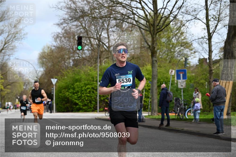 12.04.2026 - 45. Internationalen Wilhelmsburger Insellauf J. Mangold http://msf.ph/oto/9508039 12.04.2026 12:50:50 Ziel 5530, 5825, 5411, 4282, 3982, 3925, 5595, 2959 meine-sportfotos.de