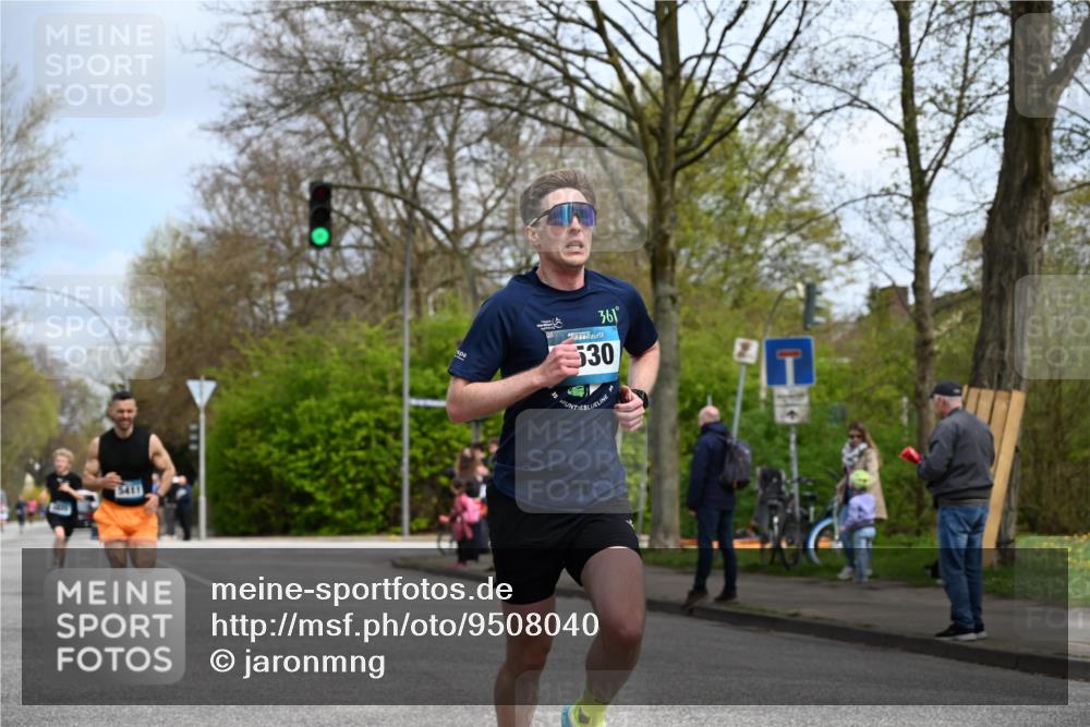 12.04.2026 - 45. Internationalen Wilhelmsburger Insellauf J. Mangold http://msf.ph/oto/9508040 12.04.2026 12:50:50 Ziel 5530, 5825, 5411, 4282, 3982, 3925, 5595, 2959 meine-sportfotos.de