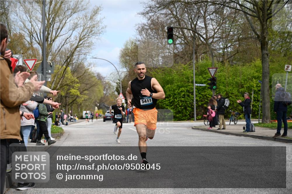 12.04.2026 - 45. Internationalen Wilhelmsburger Insellauf J. Mangold http://msf.ph/oto/9508045 12.04.2026 12:50:51 Ziel 5530, 5825, 5411, 4282, 3982, 3925, 5595, 2959, 5860 meine-sportfotos.de
