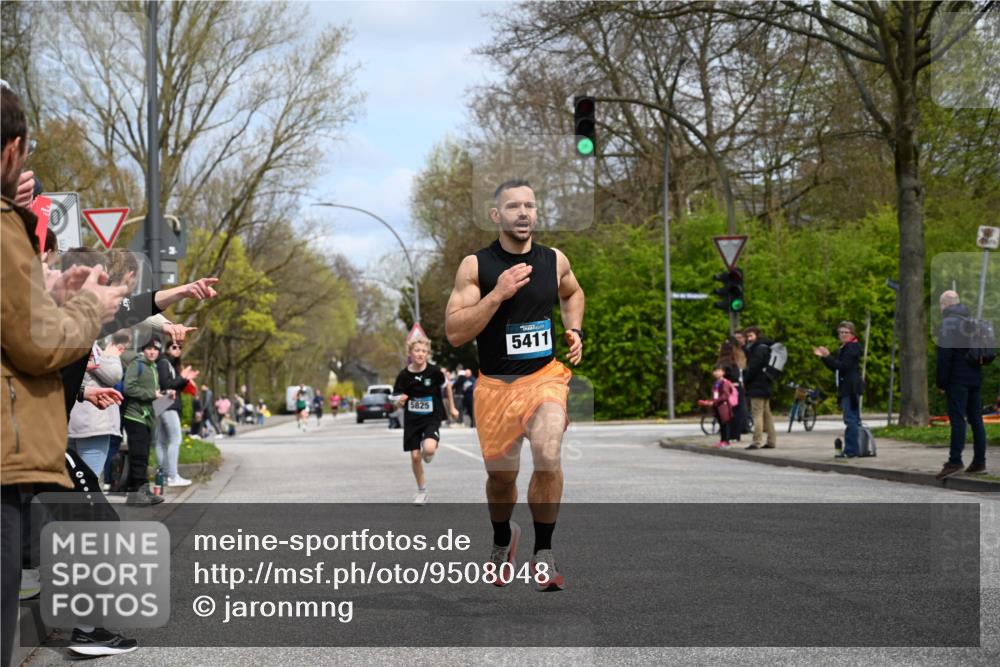 12.04.2026 - 45. Internationalen Wilhelmsburger Insellauf J. Mangold http://msf.ph/oto/9508048 12.04.2026 12:50:51 Ziel 5530, 5825, 5411, 4282, 3982, 3925, 5595, 2959, 5860 meine-sportfotos.de