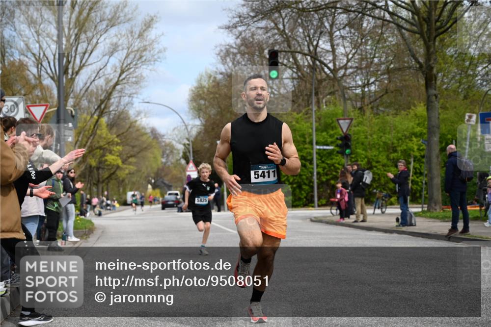 12.04.2026 - 45. Internationalen Wilhelmsburger Insellauf J. Mangold http://msf.ph/oto/9508051 12.04.2026 12:50:52 Ziel 5530, 5825, 5411, 4282, 3982, 3925, 5595, 2959, 5860 meine-sportfotos.de