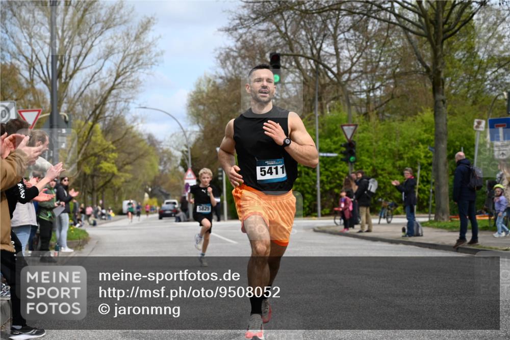 12.04.2026 - 45. Internationalen Wilhelmsburger Insellauf J. Mangold http://msf.ph/oto/9508052 12.04.2026 12:50:52 Ziel 5530, 5825, 5411, 4282, 3982, 3925, 5595, 2959, 5860 meine-sportfotos.de