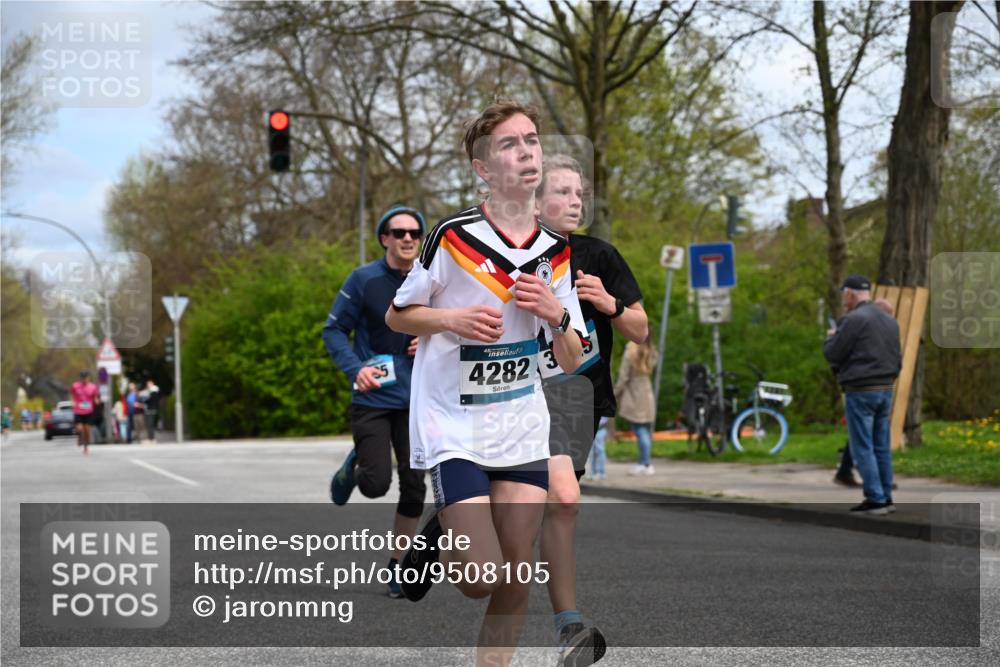 12.04.2026 - 45. Internationalen Wilhelmsburger Insellauf J. Mangold http://msf.ph/oto/9508105 12.04.2026 12:51:14 Ziel 4282, 3982, 3925, 5595, 2959, 5860, 4110, 5307, 5809, 5326, 2787, 5627 meine-sportfotos.de