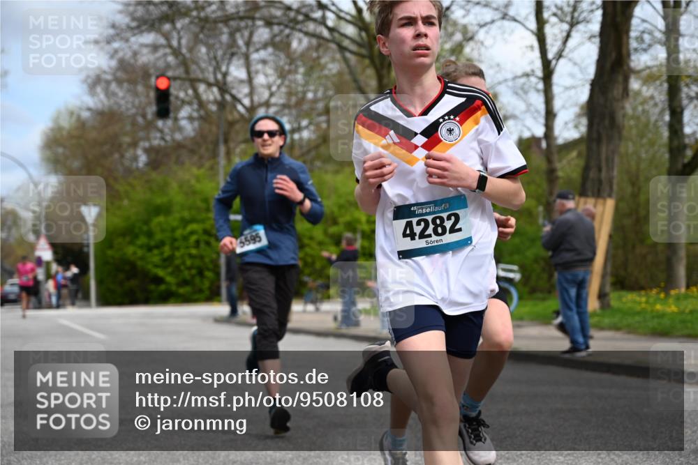 12.04.2026 - 45. Internationalen Wilhelmsburger Insellauf J. Mangold http://msf.ph/oto/9508108 12.04.2026 12:51:14 Ziel 4282, 3982, 3925, 5595, 2959, 5860, 4110, 5307, 5809, 5326, 2787, 5627 meine-sportfotos.de