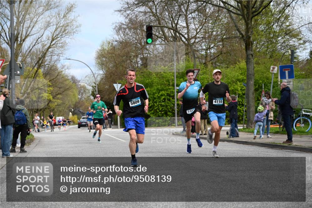 12.04.2026 - 45. Internationalen Wilhelmsburger Insellauf J. Mangold http://msf.ph/oto/9508139 12.04.2026 12:51:37 Ziel 2959, 5860, 4110, 5307, 5809, 5326, 2787, 5627, 5493, 4560, 2779, 3903, 5479, 5797, 5797, 4529, 5758, 2033 meine-sportfotos.de