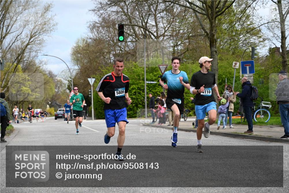 12.04.2026 - 45. Internationalen Wilhelmsburger Insellauf J. Mangold http://msf.ph/oto/9508143 12.04.2026 12:51:37 Ziel 2959, 5860, 4110, 5307, 5809, 5326, 2787, 5627, 5493, 4560, 2779, 3903, 5479, 5797, 5797, 4529, 5758, 2033 meine-sportfotos.de