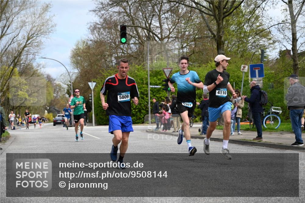 12.04.2026 - 45. Internationalen Wilhelmsburger Insellauf J. Mangold http://msf.ph/oto/9508144 12.04.2026 12:51:37 Ziel 2959, 5860, 4110, 5307, 5809, 5326, 2787, 5627, 5493, 4560, 2779, 3903, 5479, 5797, 5797, 4529, 5758, 2033 meine-sportfotos.de
