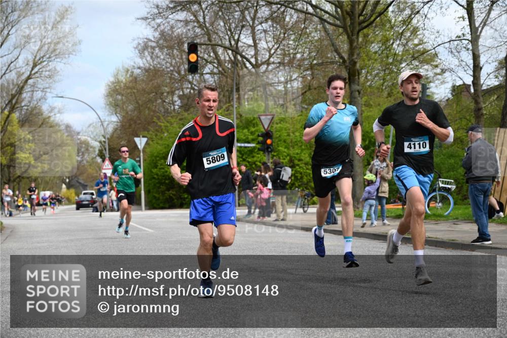 12.04.2026 - 45. Internationalen Wilhelmsburger Insellauf J. Mangold http://msf.ph/oto/9508148 12.04.2026 12:51:37 Ziel 2959, 5860, 4110, 5307, 5809, 5326, 2787, 5627, 5493, 4560, 2779, 3903, 5479, 5797, 5797, 4529, 5758, 2033 meine-sportfotos.de