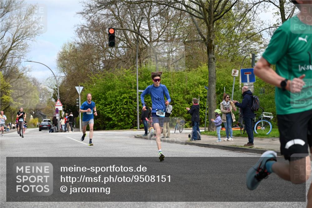 12.04.2026 - 45. Internationalen Wilhelmsburger Insellauf J. Mangold http://msf.ph/oto/9508151 12.04.2026 12:51:42 Ziel 4110, 5307, 5809, 5326, 2787, 5627, 5493, 4560, 2779, 3903, 5479, 5797, 4529, 5758, 2033, 4571 meine-sportfotos.de