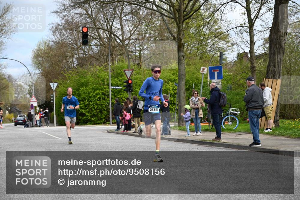 12.04.2026 - 45. Internationalen Wilhelmsburger Insellauf J. Mangold http://msf.ph/oto/9508156 12.04.2026 12:51:42 Ziel 4110, 5307, 5809, 5326, 2787, 5627, 5493, 4560, 2779, 3903, 5479, 5797, 4529, 5758, 2033, 4571 meine-sportfotos.de