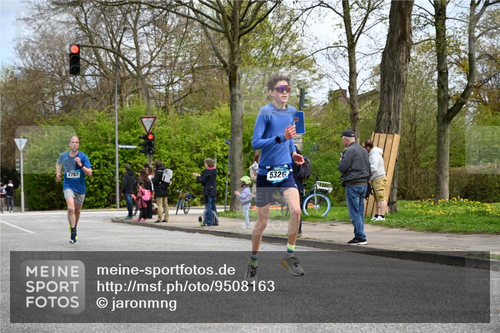 12.04.2026 - 45. Internationalen Wilhelmsburger Insellauf J. Mangold http://msf.ph/oto/9508163 12.04.2026 12:51:43 Ziel 4110, 5307, 5809, 5326, 2787, 5627, 5493, 4560, 2779, 3903, 5479, 5797, 4529, 5758, 5758, 2033, 4571, 2414 meine-sportfotos.de