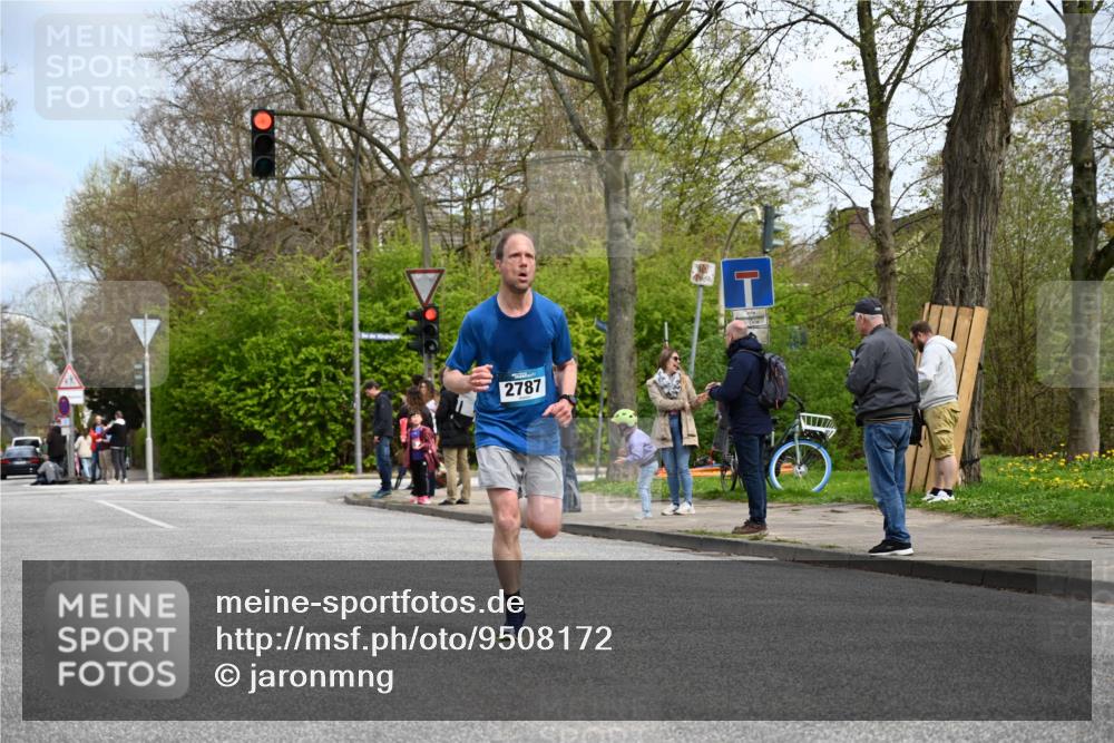 12.04.2026 - 45. Internationalen Wilhelmsburger Insellauf J. Mangold http://msf.ph/oto/9508172 12.04.2026 12:51:44 Ziel 4110, 5307, 5809, 5326, 2787, 5627, 5493, 4560, 2779, 3903, 5479, 5797, 4529, 5758, 2033, 4571, 2414 meine-sportfotos.de