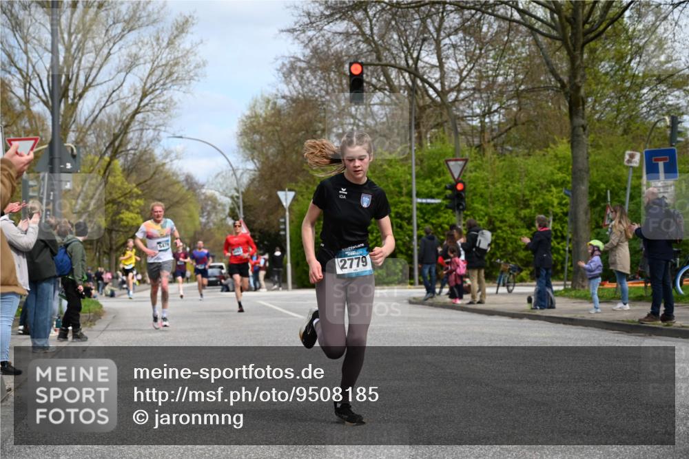 12.04.2026 - 45. Internationalen Wilhelmsburger Insellauf J. Mangold http://msf.ph/oto/9508185 12.04.2026 12:51:48 Ziel 5809, 5326, 2787, 5627, 5493, 4560, 2779, 3903, 5479, 5797, 4529, 5758, 2033, 2033, 4571, 2414 meine-sportfotos.de