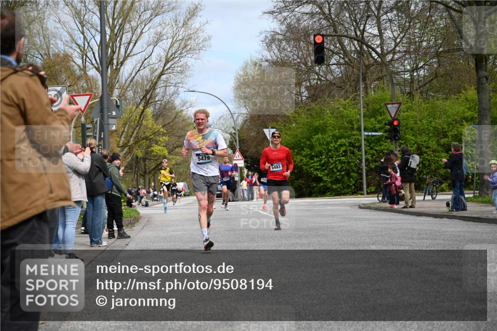 12.04.2026 - 45. Internationalen Wilhelmsburger Insellauf J. Mangold http://msf.ph/oto/9508194 12.04.2026 12:51:50 Ziel 5809, 5326, 2787, 5627, 5493, 4560, 2779, 3903, 5479, 5797, 4529, 5758, 2033, 4571, 4571, 2414, 4609 meine-sportfotos.de