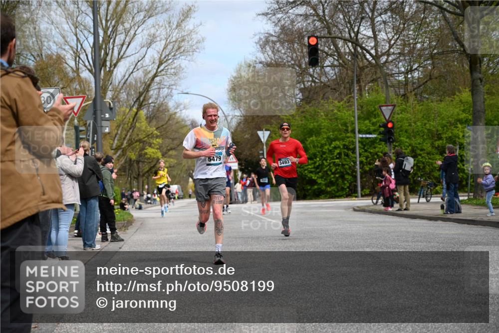 12.04.2026 - 45. Internationalen Wilhelmsburger Insellauf J. Mangold http://msf.ph/oto/9508199 12.04.2026 12:51:50 Ziel 5809, 5326, 2787, 5627, 5493, 4560, 2779, 3903, 5479, 5797, 4529, 5758, 2033, 4571, 4571, 2414, 4609 meine-sportfotos.de