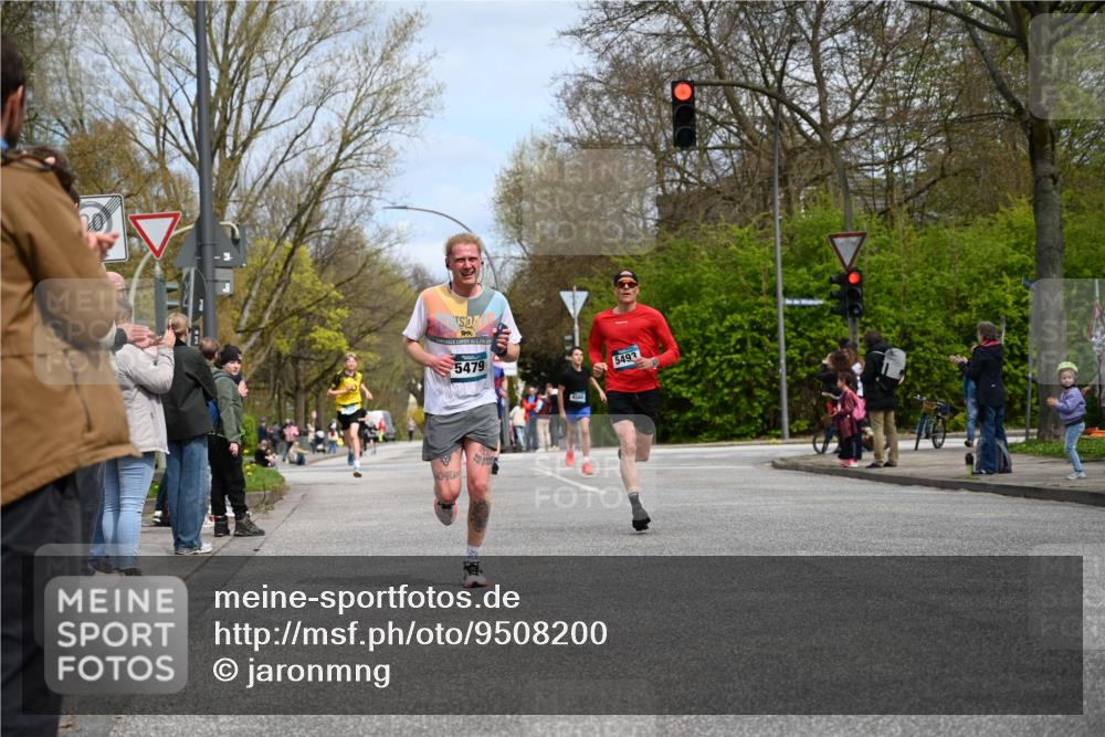 12.04.2026 - 45. Internationalen Wilhelmsburger Insellauf J. Mangold http://msf.ph/oto/9508200 12.04.2026 12:51:50 Ziel 5809, 5326, 2787, 5627, 5493, 4560, 2779, 3903, 5479, 5797, 4529, 5758, 2033, 4571, 4571, 2414, 4609 meine-sportfotos.de