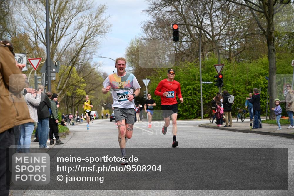 12.04.2026 - 45. Internationalen Wilhelmsburger Insellauf J. Mangold http://msf.ph/oto/9508204 12.04.2026 12:51:51 Ziel 5809, 5326, 2787, 5627, 5493, 4560, 2779, 3903, 5479, 5797, 4529, 5758, 2033, 4571, 2414, 4609 meine-sportfotos.de