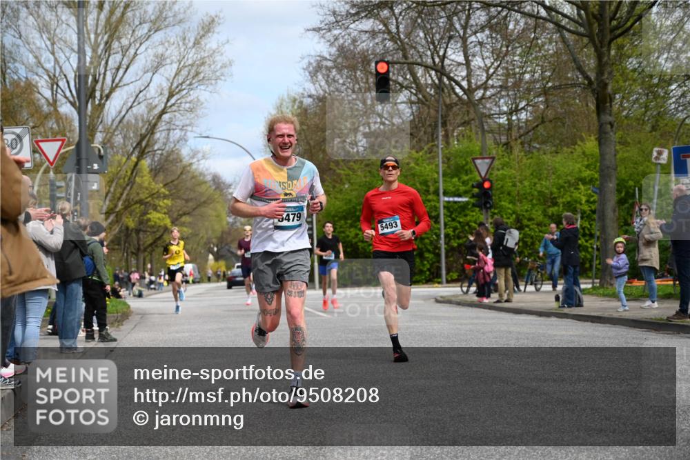12.04.2026 - 45. Internationalen Wilhelmsburger Insellauf J. Mangold http://msf.ph/oto/9508208 12.04.2026 12:51:51 Ziel 5809, 5326, 2787, 5627, 5493, 4560, 2779, 3903, 5479, 5797, 4529, 5758, 2033, 4571, 2414, 4609 meine-sportfotos.de