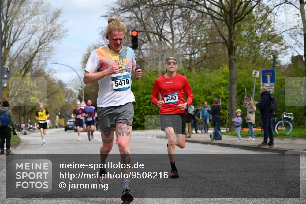 12.04.2026 - 45. Internationalen Wilhelmsburger Insellauf J. Mangold http://msf.ph/oto/9508216 12.04.2026 12:51:52 Ziel 5809, 5326, 2787, 5627, 5493, 4560, 2779, 3903, 5479, 5797, 4529, 4529, 5758, 2033, 4571, 2414, 4609 meine-sportfotos.de