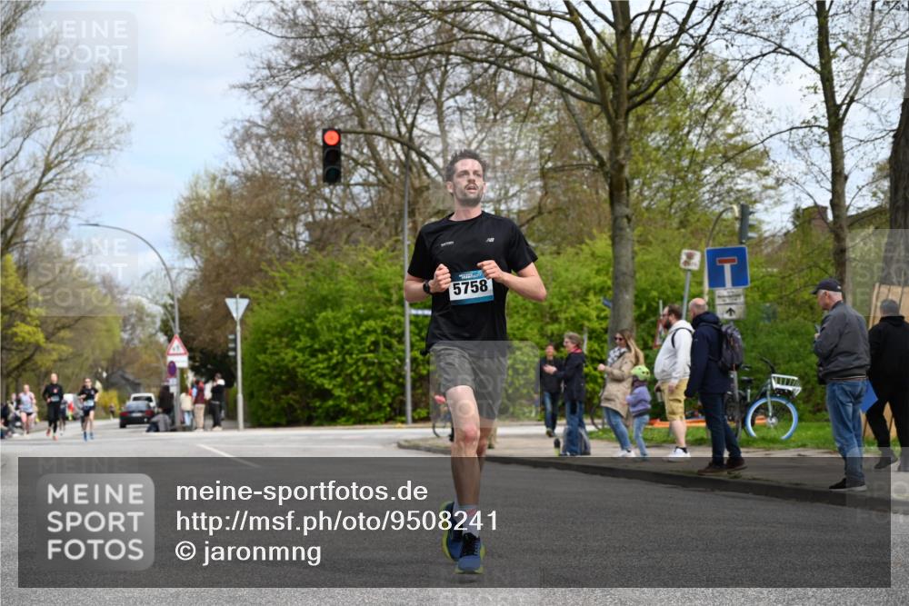 12.04.2026 - 45. Internationalen Wilhelmsburger Insellauf J. Mangold http://msf.ph/oto/9508241 12.04.2026 12:52:05 Ziel 2779, 3903, 5479, 5797, 4529, 5758, 2033, 4571, 2414, 4609, 5779, 4346 meine-sportfotos.de