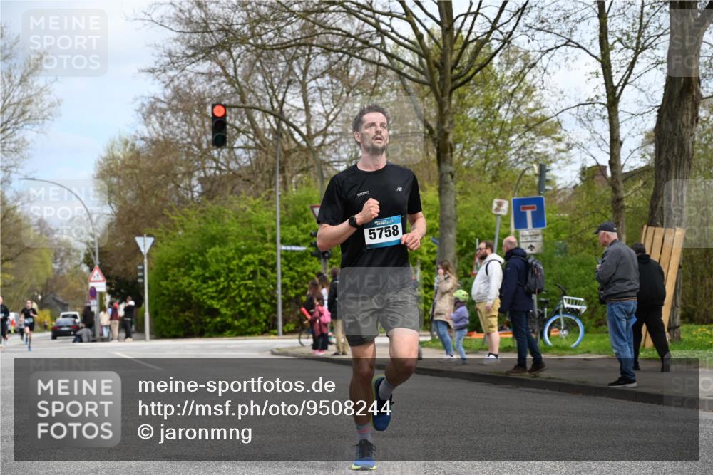 12.04.2026 - 45. Internationalen Wilhelmsburger Insellauf J. Mangold http://msf.ph/oto/9508244 12.04.2026 12:52:05 Ziel 2779, 3903, 5479, 5797, 4529, 5758, 2033, 4571, 2414, 4609, 5779, 4346 meine-sportfotos.de