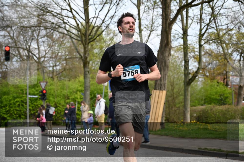 12.04.2026 - 45. Internationalen Wilhelmsburger Insellauf J. Mangold http://msf.ph/oto/9508251 12.04.2026 12:52:05 Ziel 2779, 3903, 5479, 5797, 4529, 5758, 2033, 4571, 2414, 4609, 5779, 4346 meine-sportfotos.de